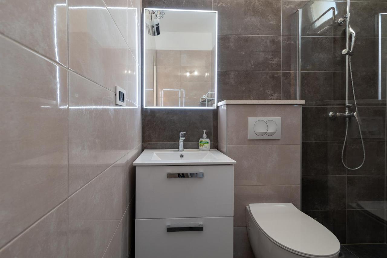 Apartment Leo Trogir Eksteriør billede