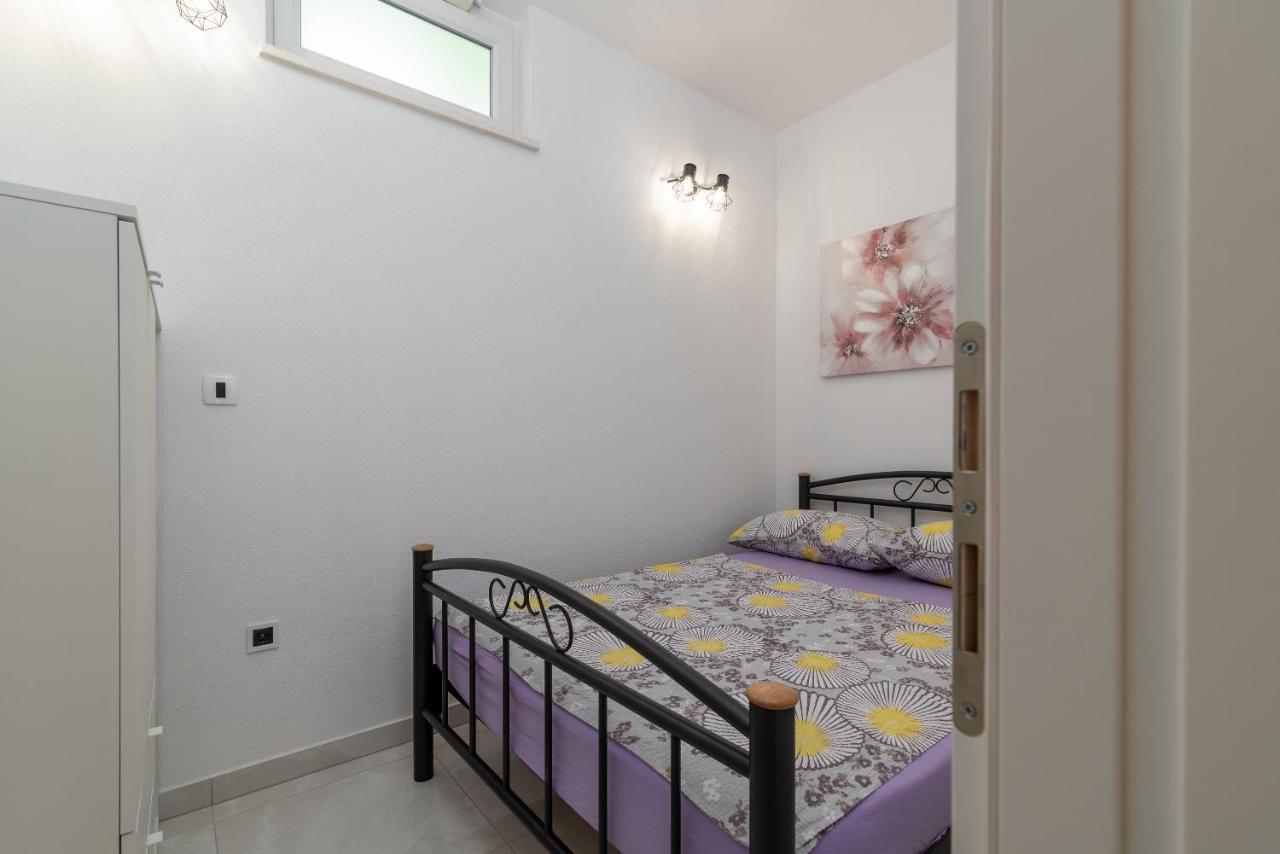 Apartment Leo Trogir Eksteriør billede
