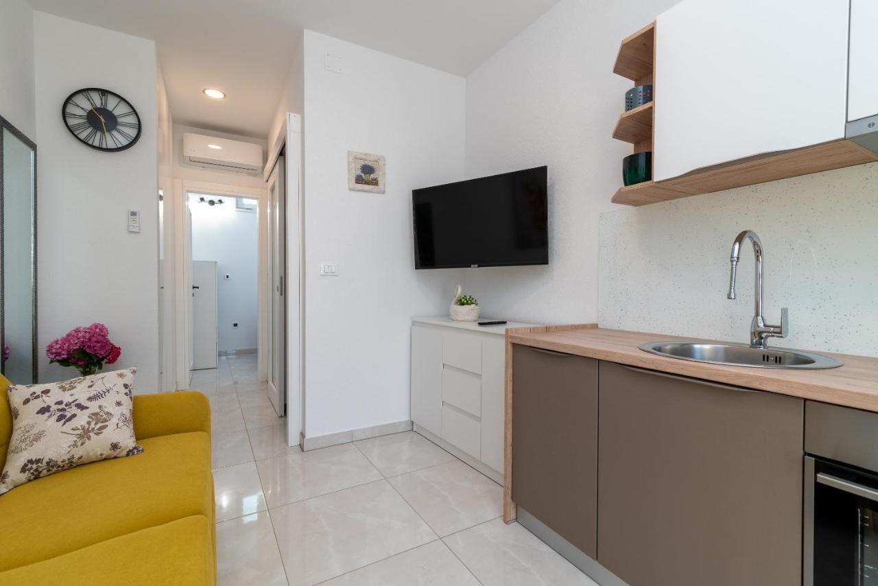 Apartment Leo Trogir Eksteriør billede