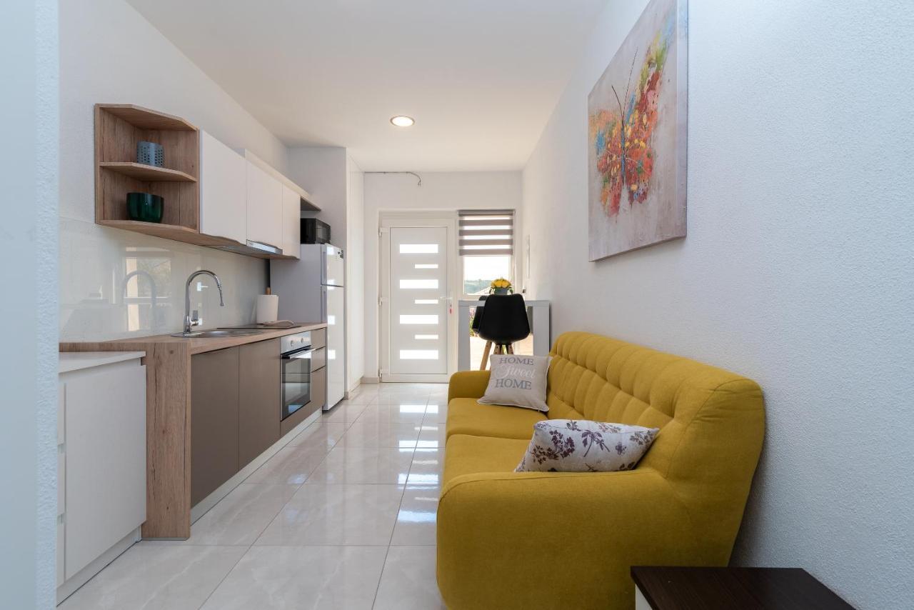 Apartment Leo Trogir Eksteriør billede